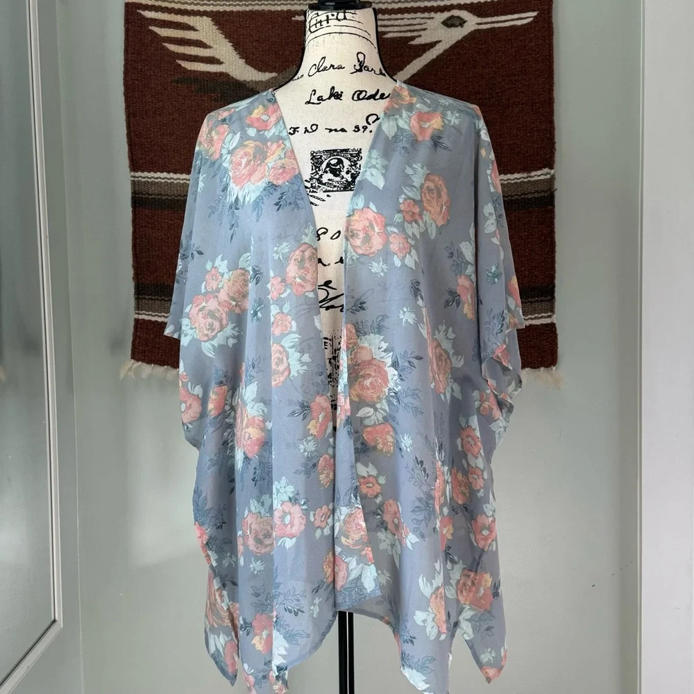 Torrid Floral Open Front Kimono Cardigan - Picture 2 of 7